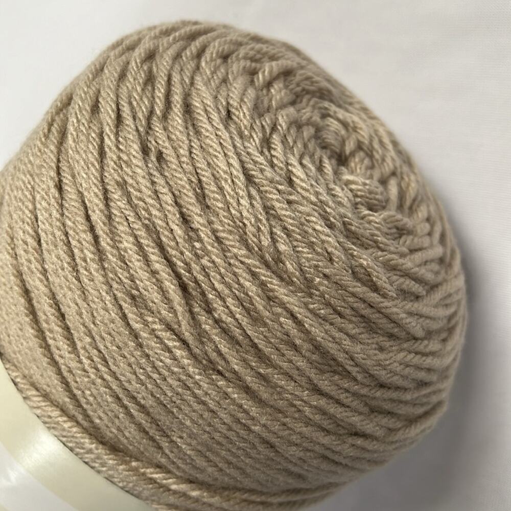 Caron Yarnspirations One Pound Yarn 10636 Dove Beige Acrylic 16 oz Medium - Picture 7 of 7